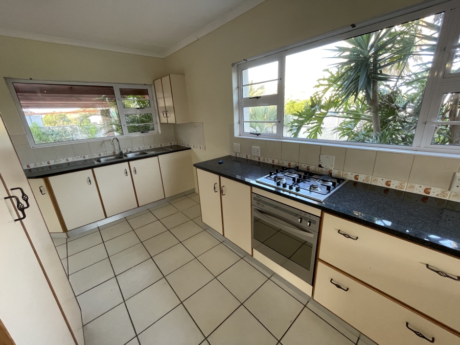To Let 3 Bedroom Property for Rent in Kidds Beach Eastern Cape